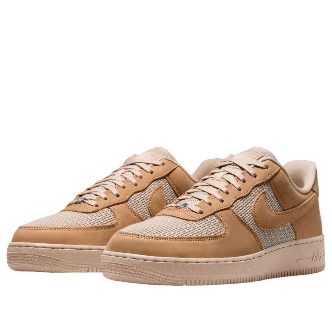 NIKE AIR FORCE 1 LOW &
