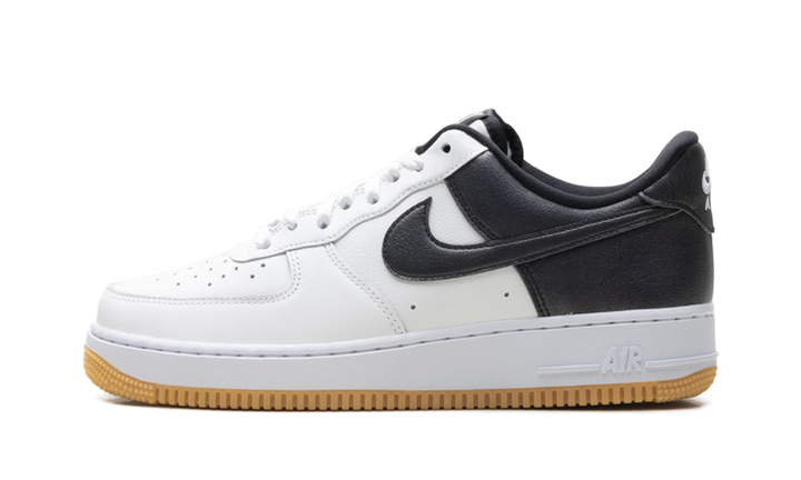 NIKE AIR FORCE 1 LOW &