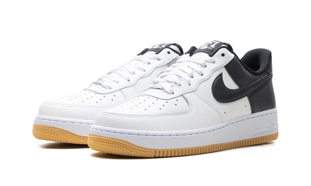 NIKE AIR FORCE 1 LOW &