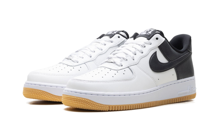 NIKE AIR FORCE 1 LOW &