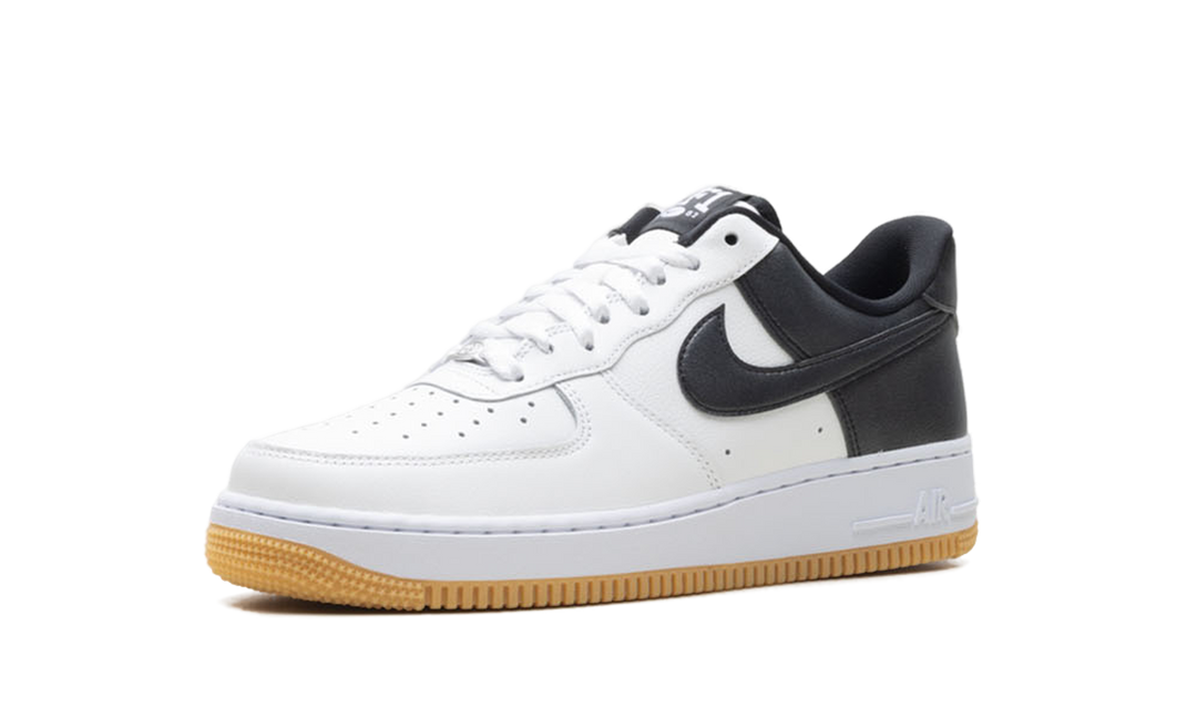 NIKE AIR FORCE 1 LOW &