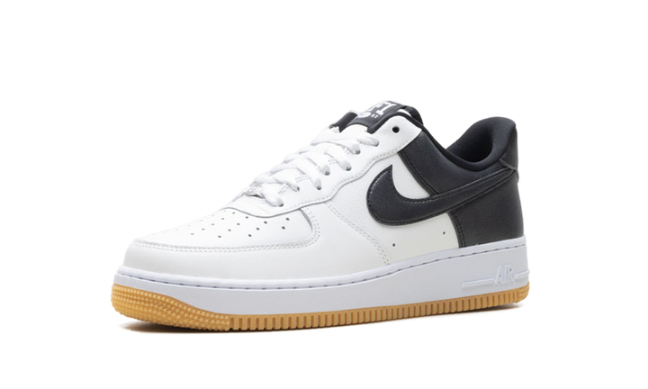 NIKE AIR FORCE 1 LOW &