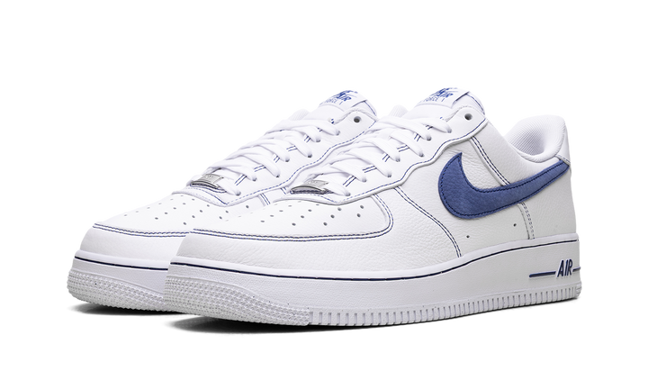 NIKE AIR FORCE 1 LOW &