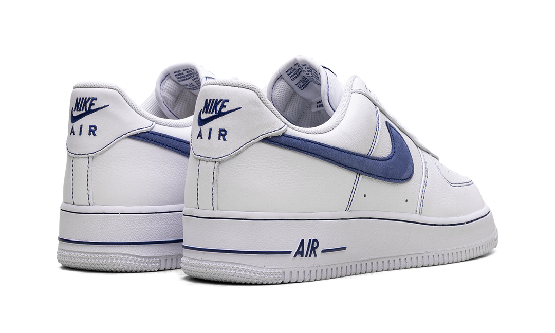 NIKE AIR FORCE 1 LOW &