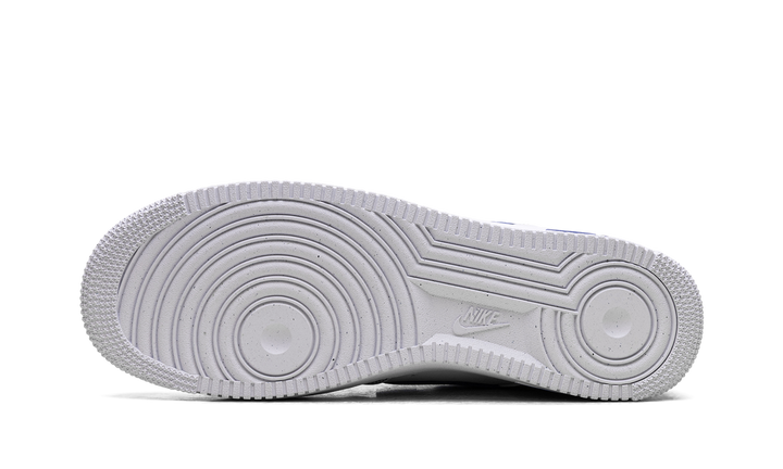NIKE AIR FORCE 1 LOW &