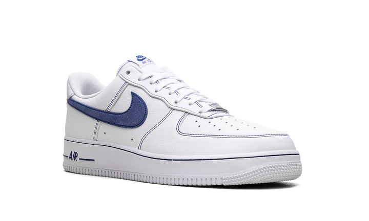 NIKE AIR FORCE 1 LOW &