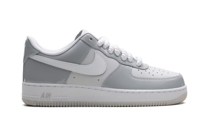 NIKE AIR FORCE 1 LOW &