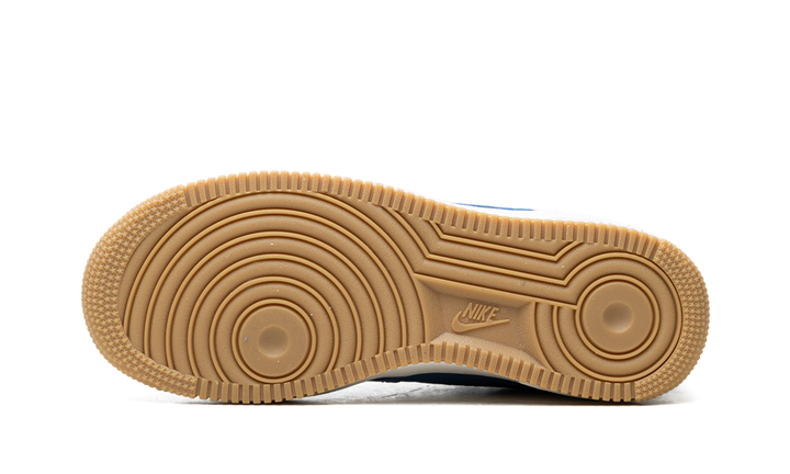 NIKE AIR FORCE 1 LOW &