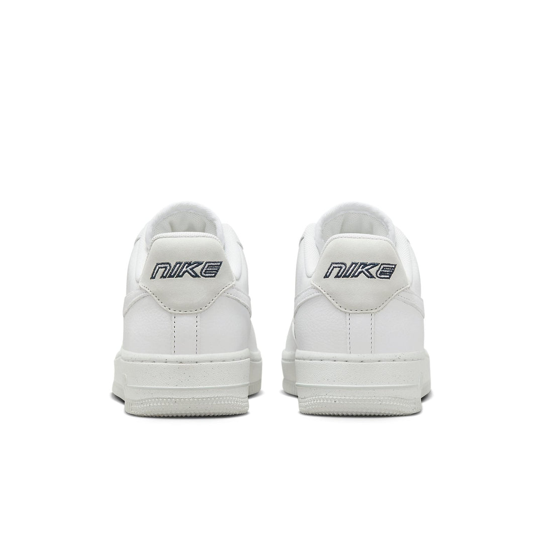 NIKE AIR FORCE 1 LOW &