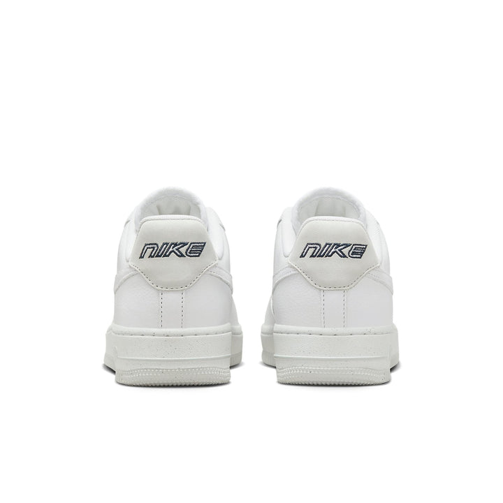 NIKE AIR FORCE 1 LOW &