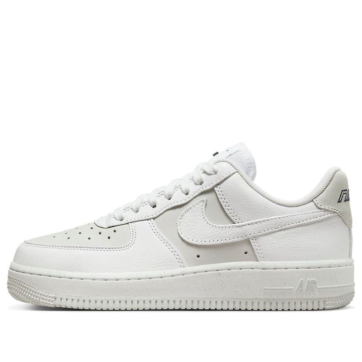 NIKE AIR FORCE 1 LOW &