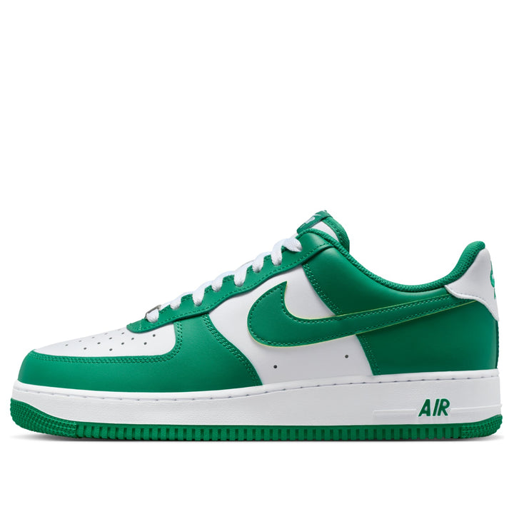 NIKE AIR FORCE 1 LOW &