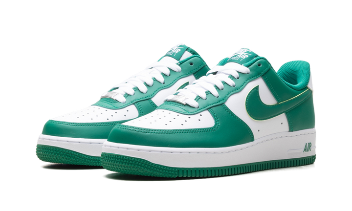 NIKE AIR FORCE 1 LOW &