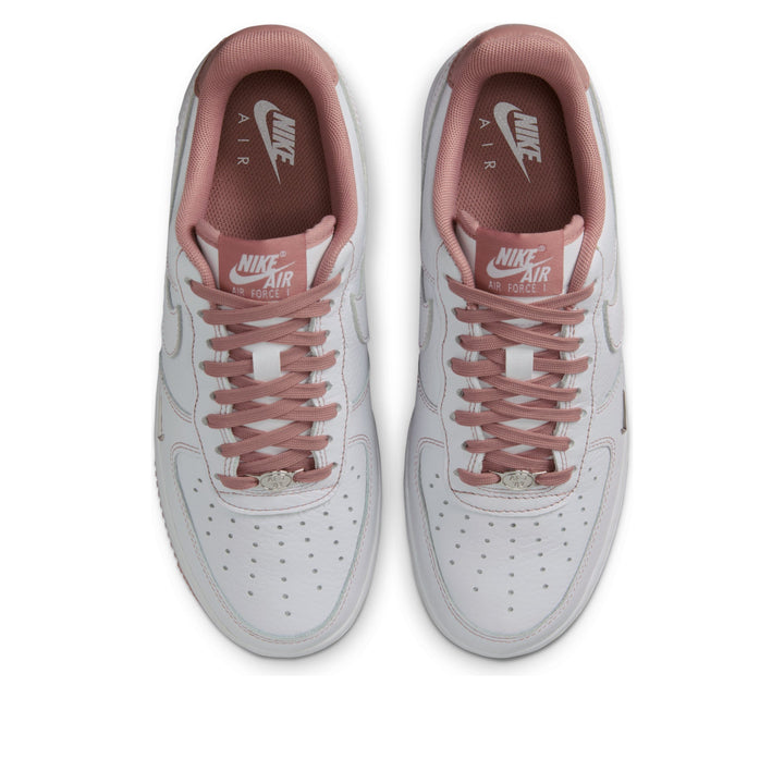 NIKE AIR FORCE 1 LOW &