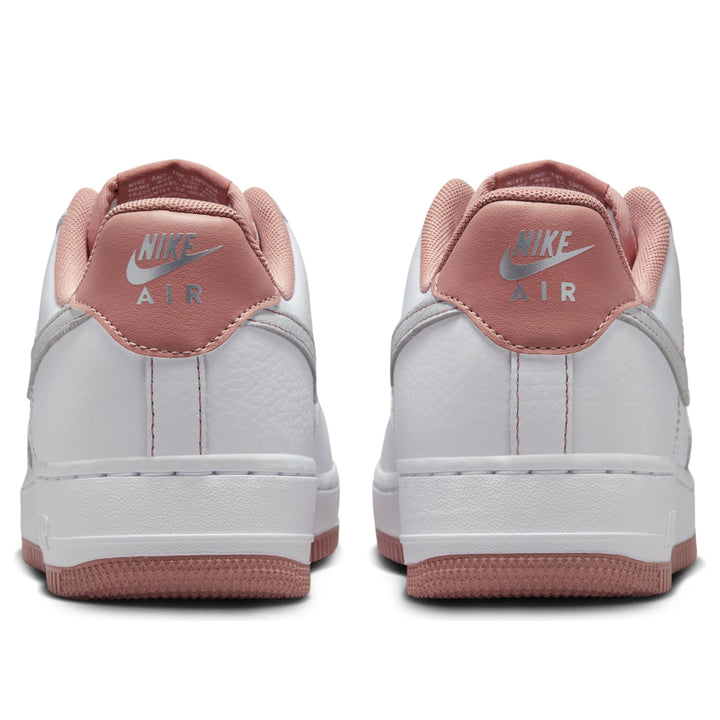 NIKE AIR FORCE 1 LOW &