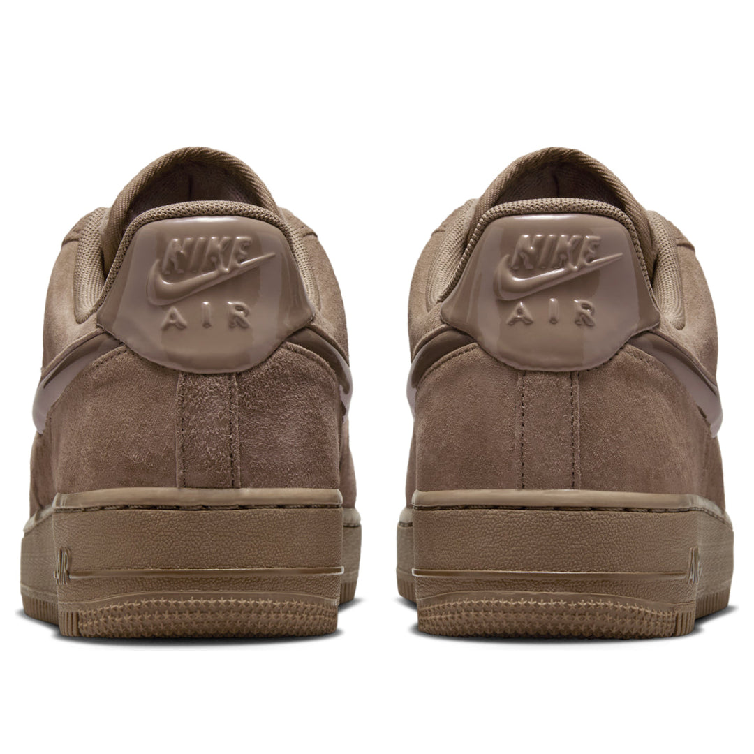 NIKE AIR FORCE 1 LOW &