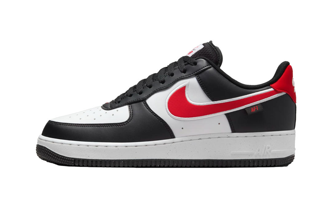 NIKE AIR FORCE 1 LOW &