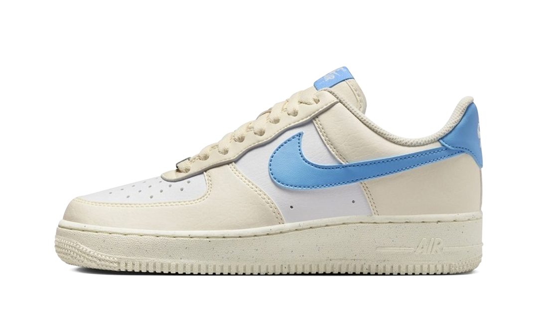 NIKE AIR FORCE 1 LOW &