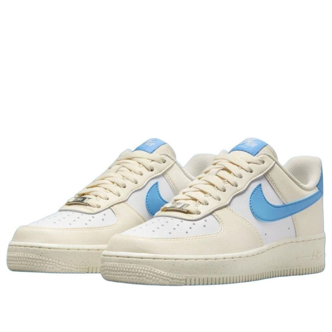 NIKE AIR FORCE 1 LOW &