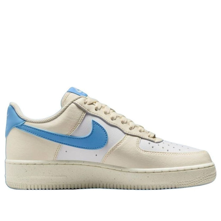 NIKE AIR FORCE 1 LOW &