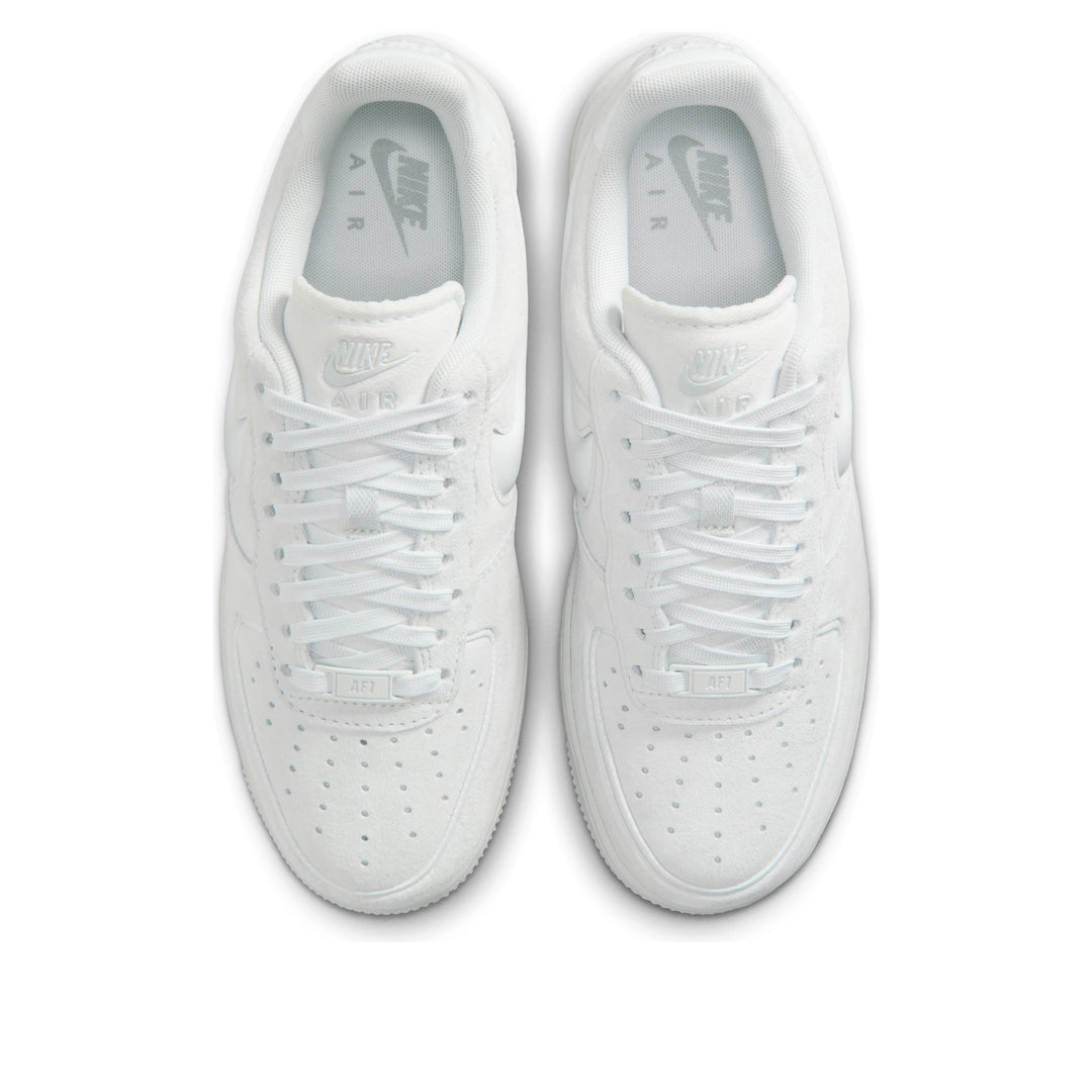 NIKE AIR FORCE 1 LOW &