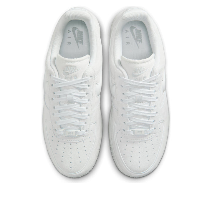 NIKE AIR FORCE 1 LOW &