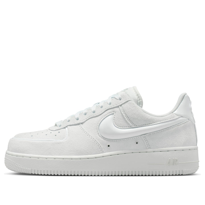 NIKE AIR FORCE 1 LOW &