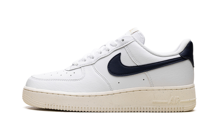 NIKE AIR FORCE 1 LOW &