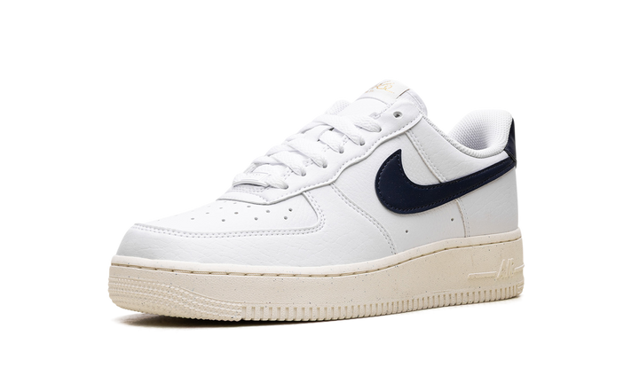 NIKE AIR FORCE 1 LOW &