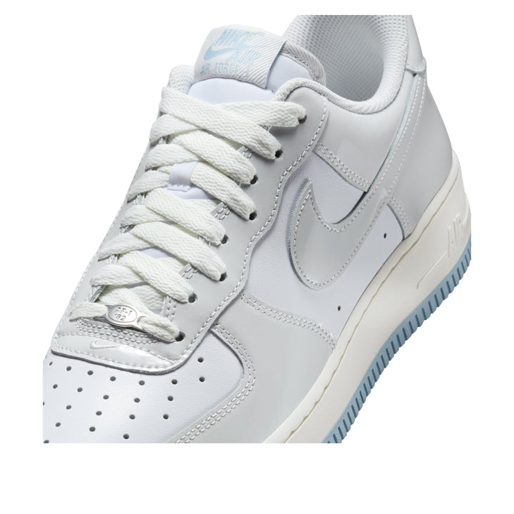 NIKE AIR FORCE 1 LOW &