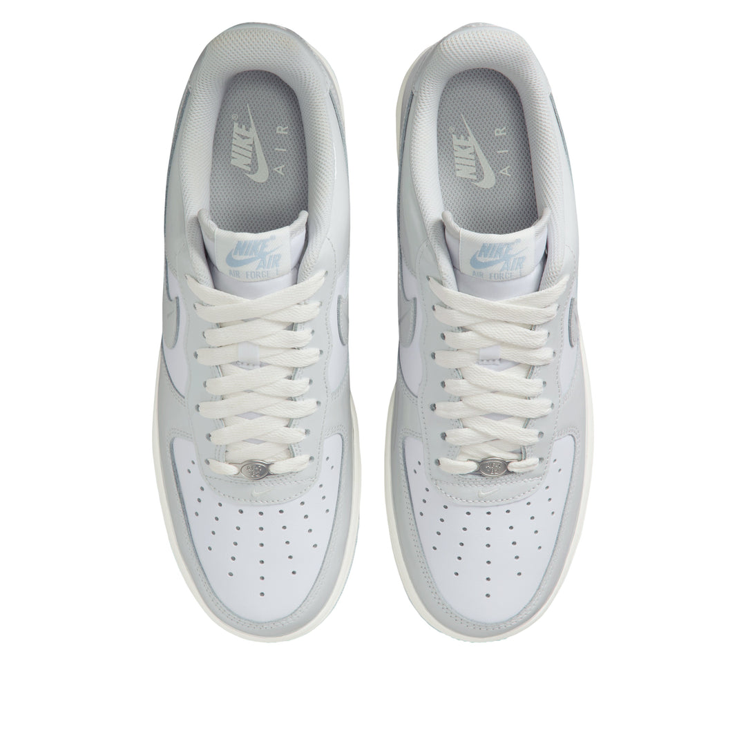 NIKE AIR FORCE 1 LOW &