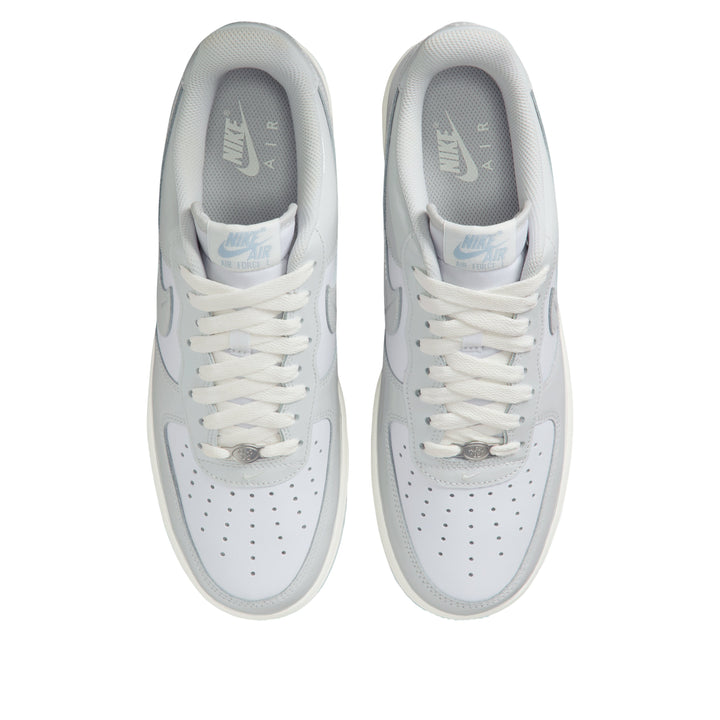 NIKE AIR FORCE 1 LOW &