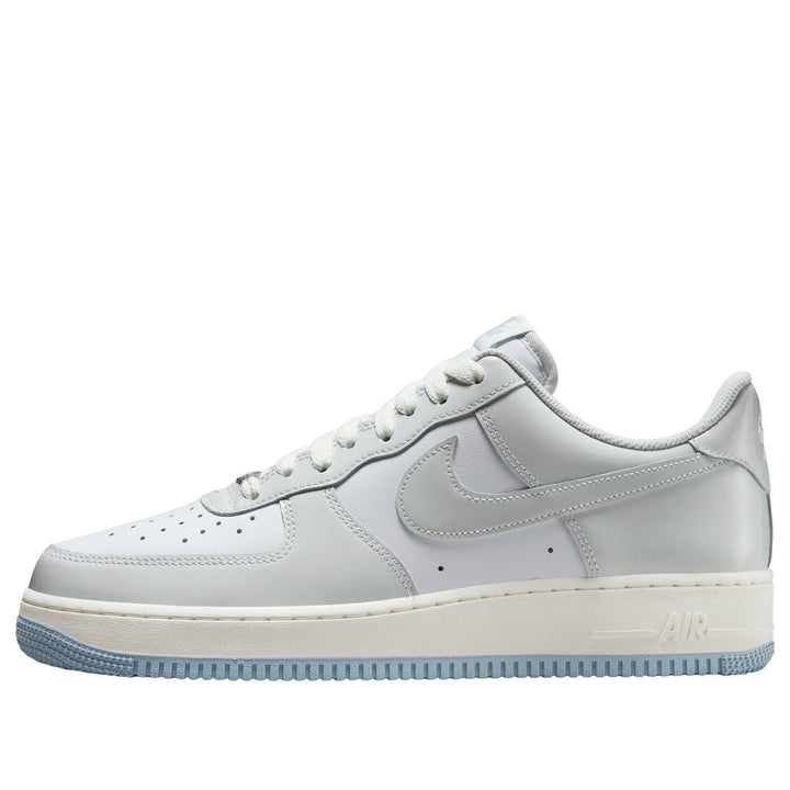 NIKE AIR FORCE 1 LOW &