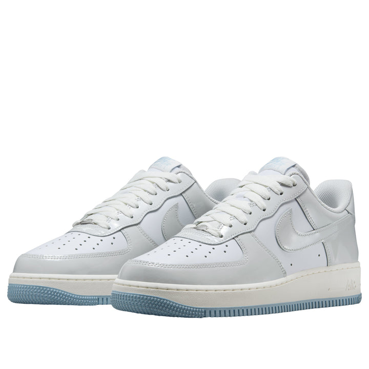 NIKE AIR FORCE 1 LOW &