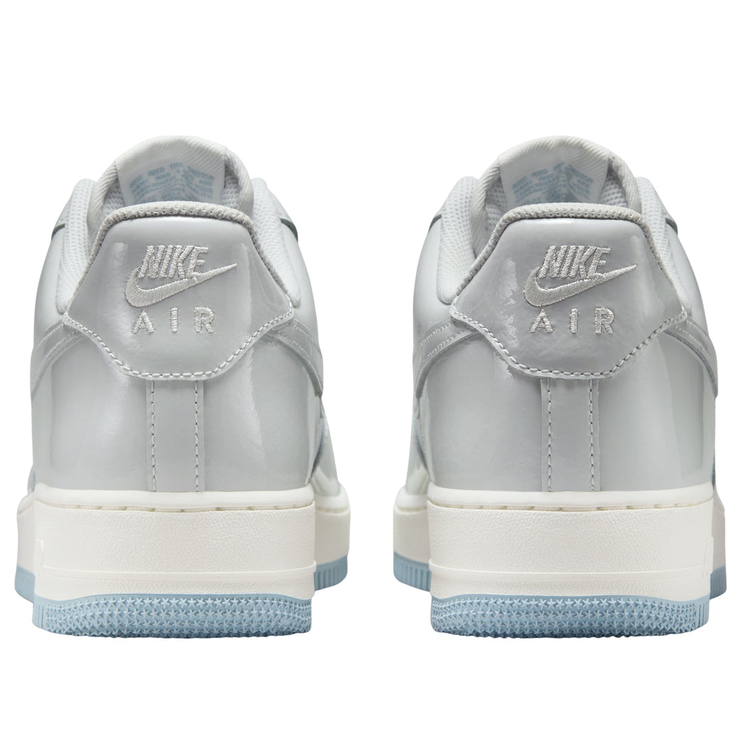 NIKE AIR FORCE 1 LOW &