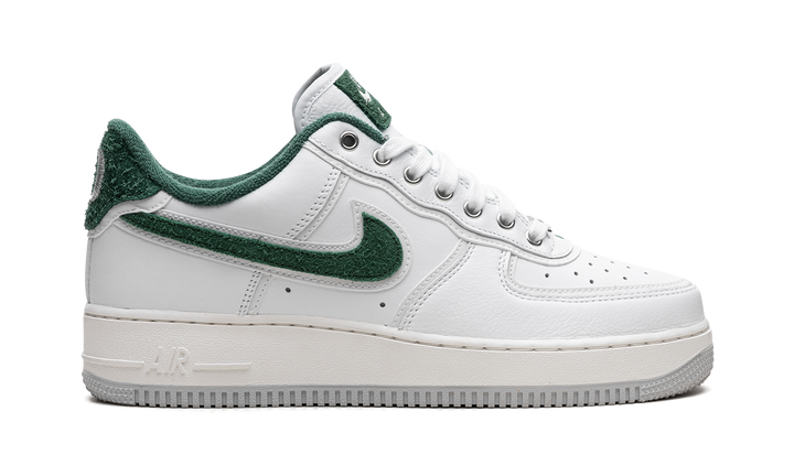 NIKE AIR FORCE 1 LOW &