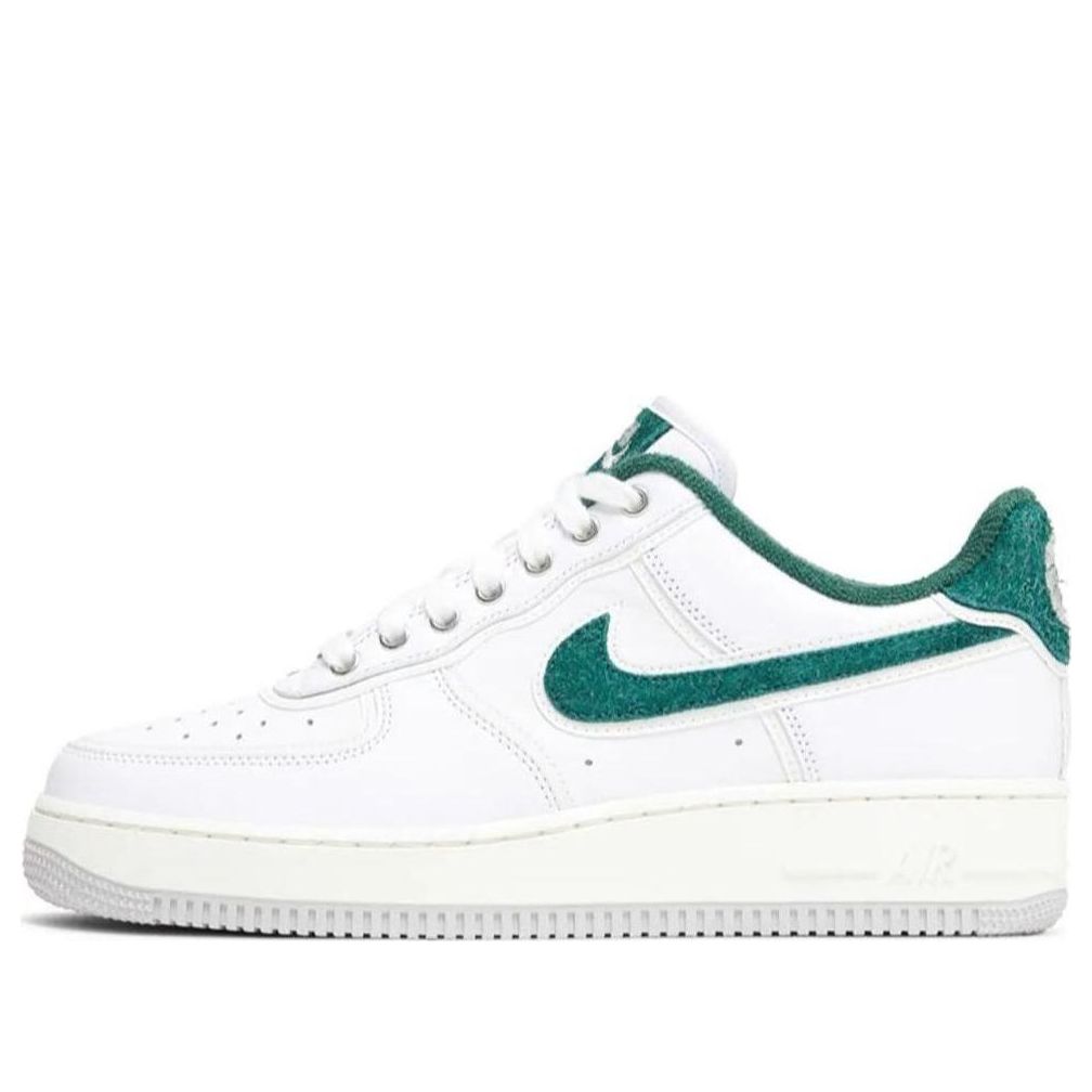 NIKE AIR FORCE 1 LOW &
