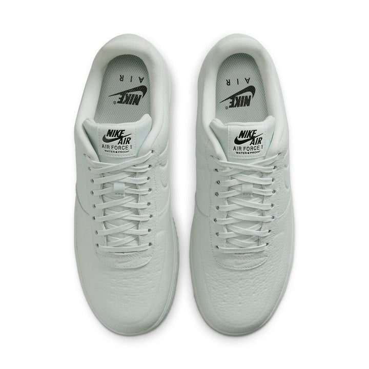 NIKE AIR FORCE 1 LOW &