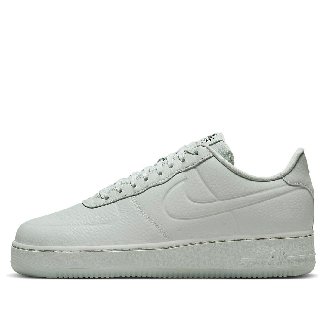 NIKE AIR FORCE 1 LOW &