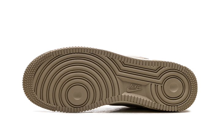 NIKE AIR FORCE 1 LOW &