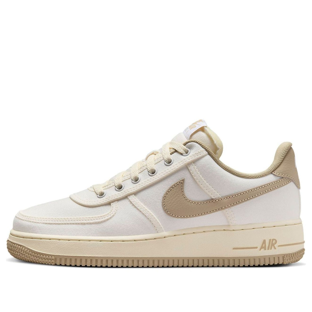 NIKE AIR FORCE 1 LOW &