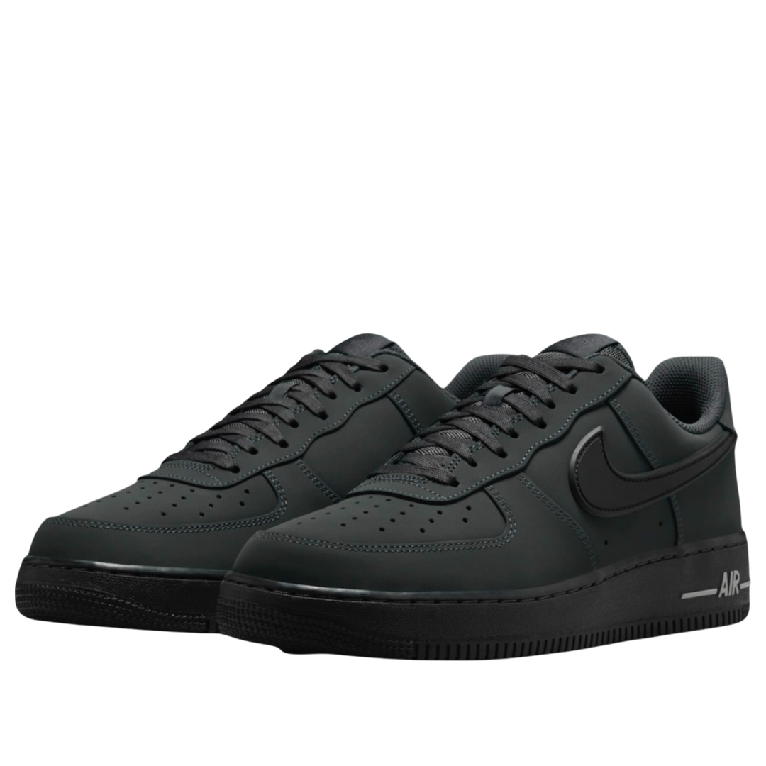 NIKE AIR FORCE 1 LOW &