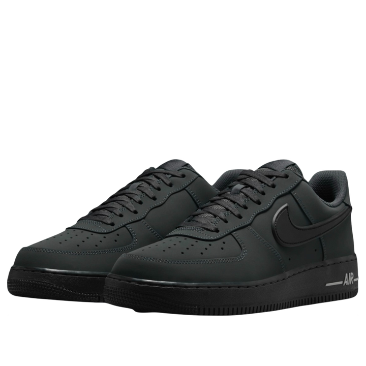 NIKE AIR FORCE 1 LOW &