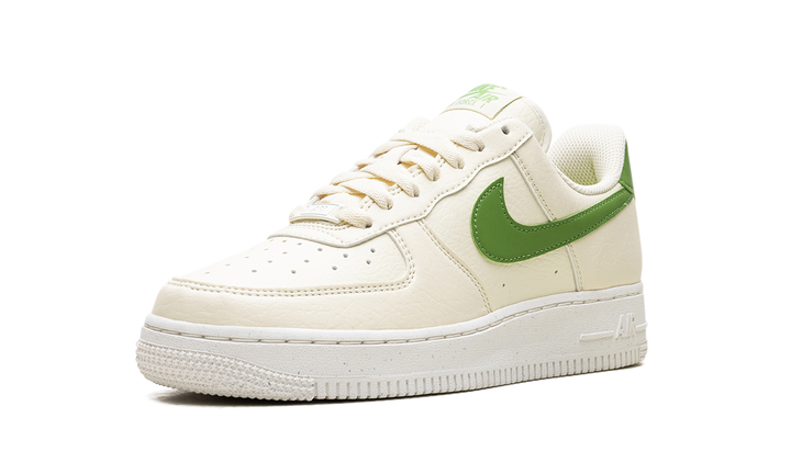 NIKE AIR FORCE 1 LOW 07 SE COCONUT MILK CHLOROPHYLL WOMENS