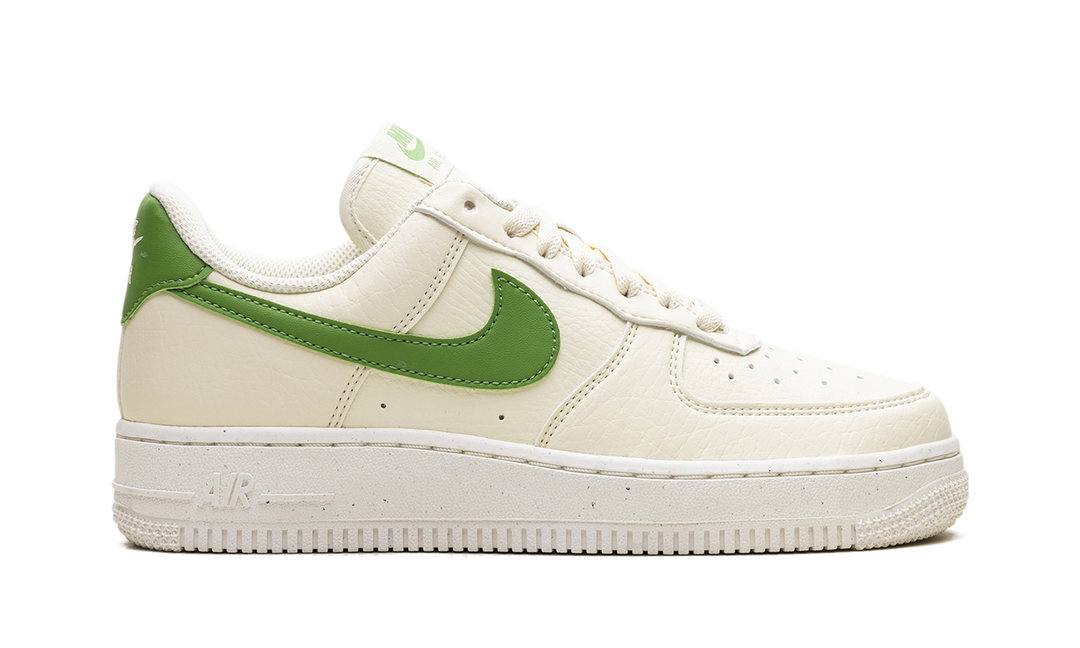 NIKE AIR FORCE 1 LOW 07 SE COCONUT MILK CHLOROPHYLL WOMENS