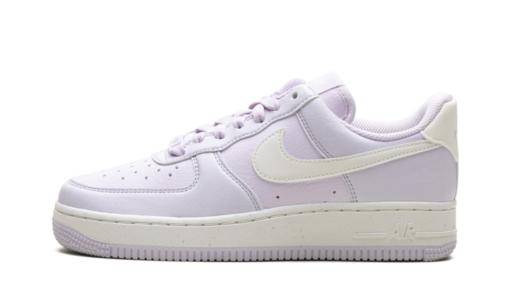 NIKE AIR FORCE 1 LOW &