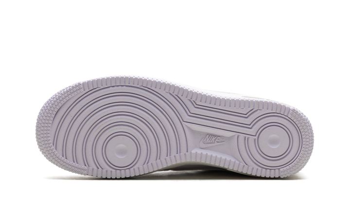 NIKE AIR FORCE 1 LOW &