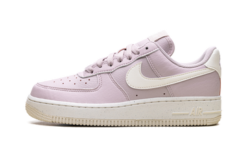 NIKE AIR FORCE 1 LOW '07 SE NEXT NATURE PLATINUM VIOLET COCONUT MILK WOMENS — Stock