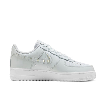 NIKE AIR FORCE 1 LOW '07 SE TRND PEARL SWOOSH PURE PLATINUM — Stock
