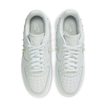 NIKE AIR FORCE 1 LOW '07 SE TRND PEARL SWOOSH PURE PLATINUM — Stock